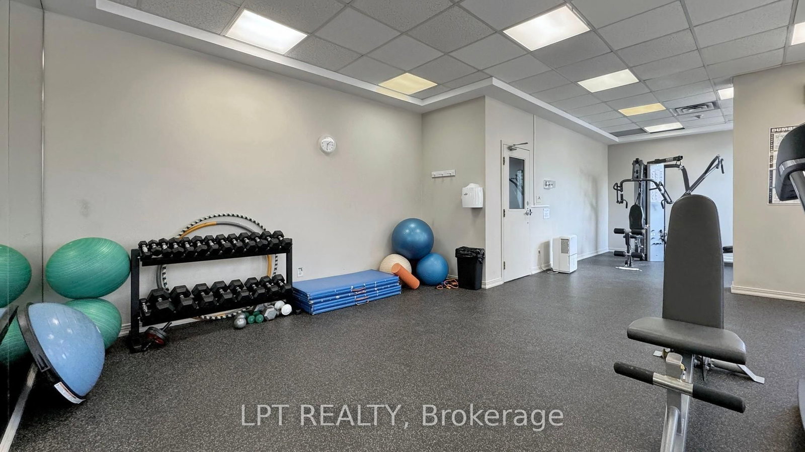 711 Rossland Road E, Unit 505 - Photo 27