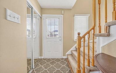1581 Sarasota Crescent — photo 4