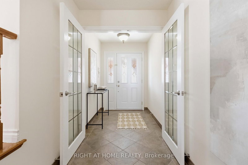 313 Preston Dr, Oshawa, L1J 6Y6 | Image 3