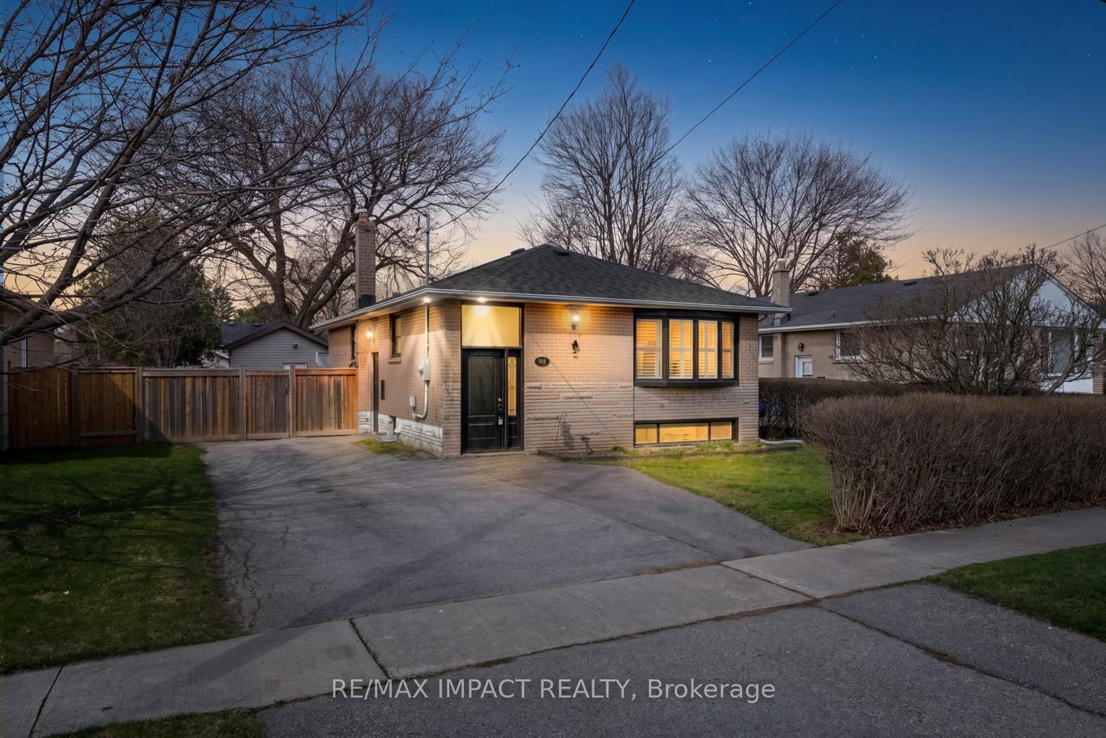 Detached House for sale at 918 McCullough Drive, Whitby, Ontario, L1N 1C6 - Downtown Whitby - MLS: E13041722