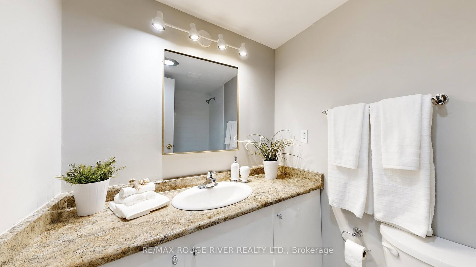 40 Chichester Place, Unit 203 - Photo 33