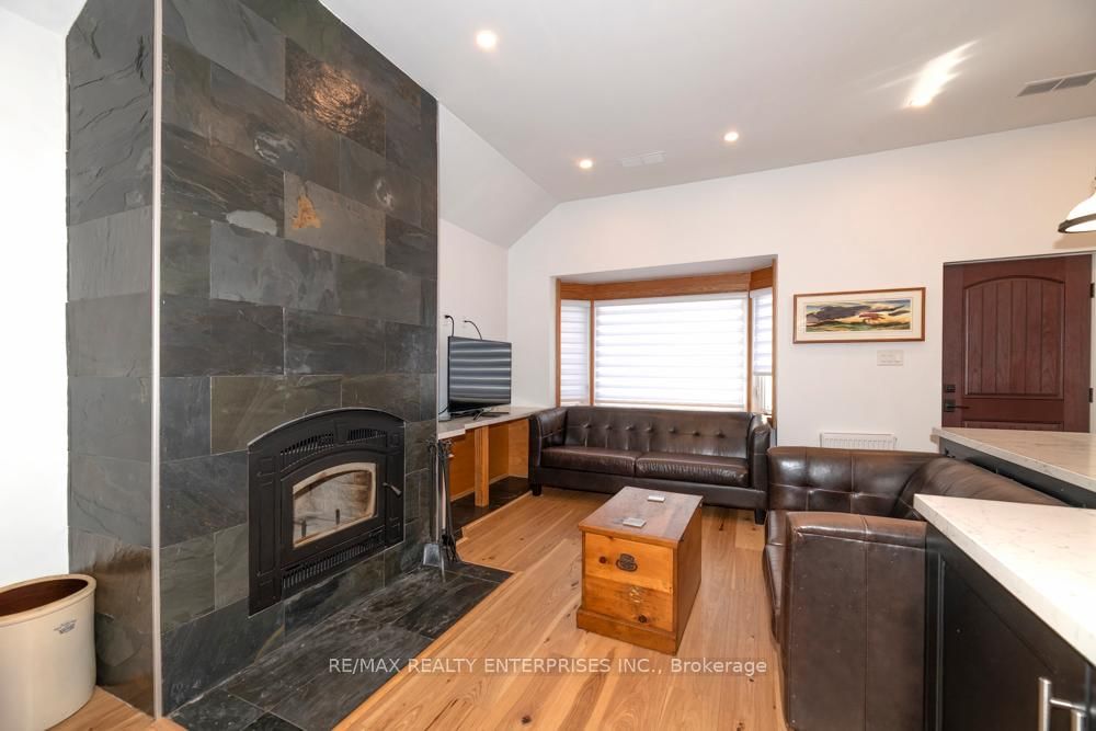 837 Kingston Road, Unit Upper - Photo 6