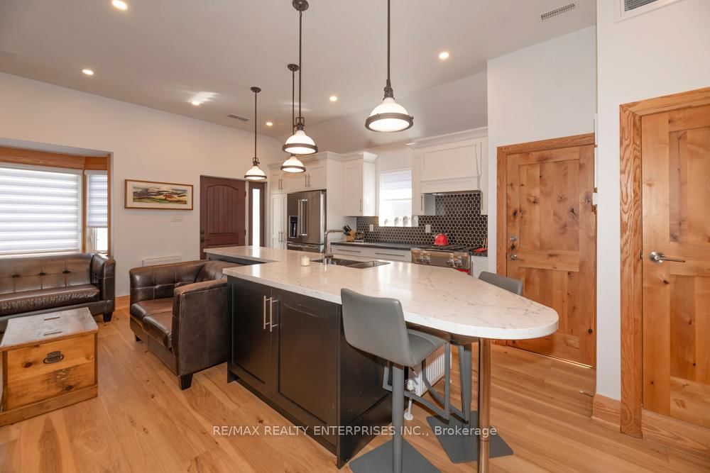 837 Kingston Road, Unit Upper - Photo 7