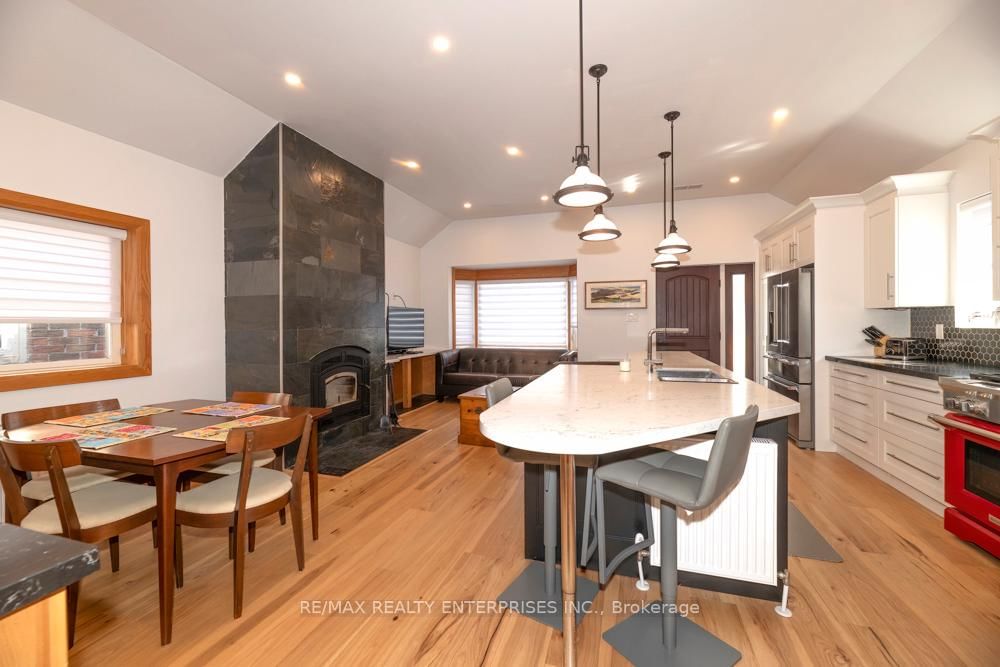 837 Kingston Road, Unit Upper - Photo 8