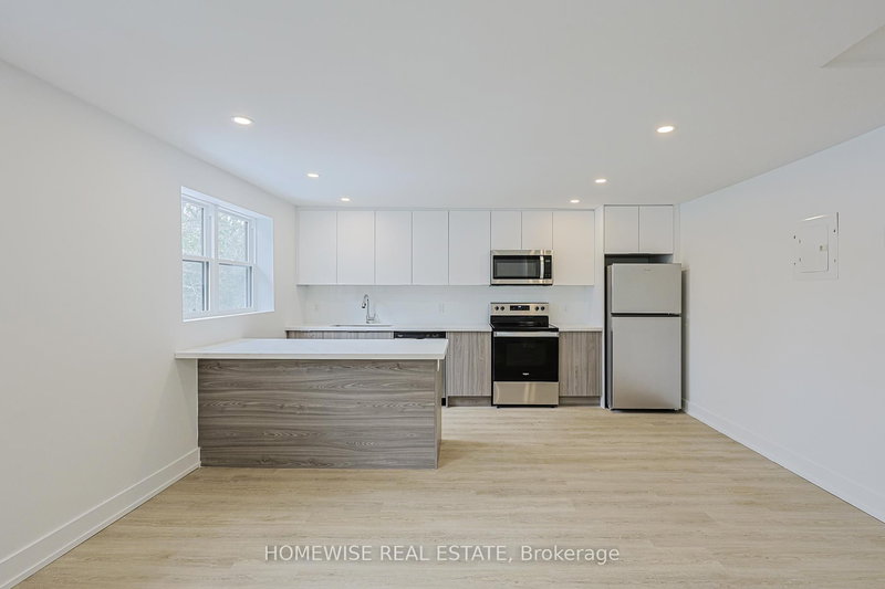 15B - 100 Liberty St N, Clarington, L1C 2M1 | Image 2