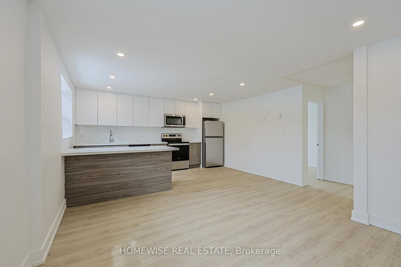 15B - 100 Liberty St N, Clarington, L1C 2M1 | Image 3