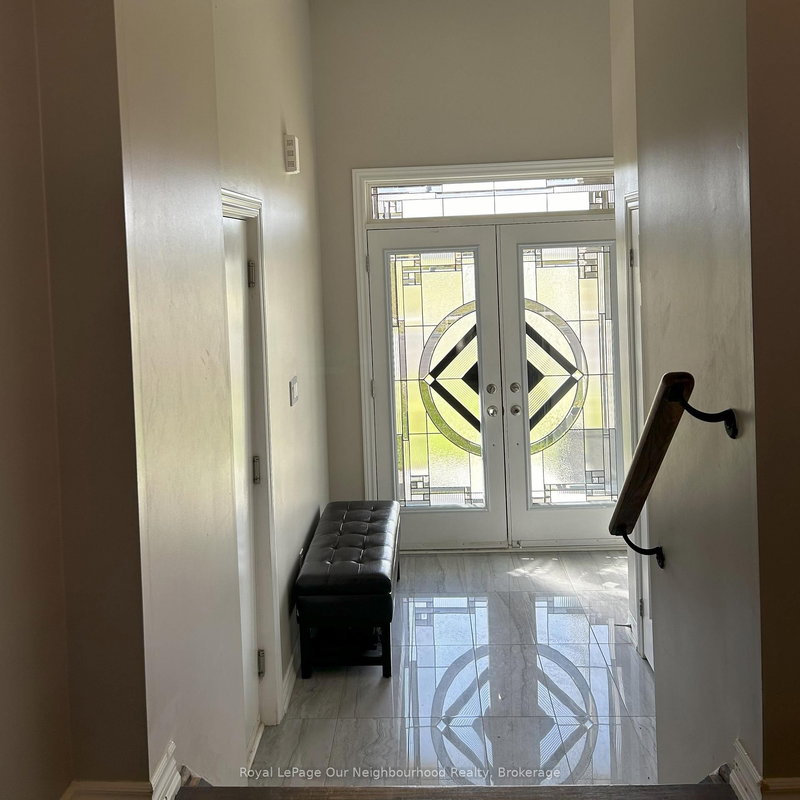 249 Fleetwood Dr, Oshawa, L1K 3E8 | Image 2