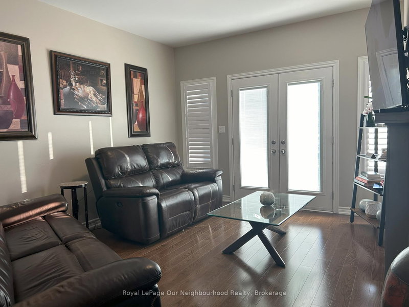 249 Fleetwood Dr, Oshawa, L1K 3E8 | Image 3