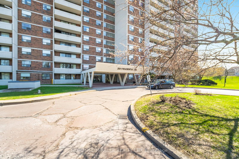 701 - 301 Prudential Dr, Toronto, M1P 4V3 | Image 2