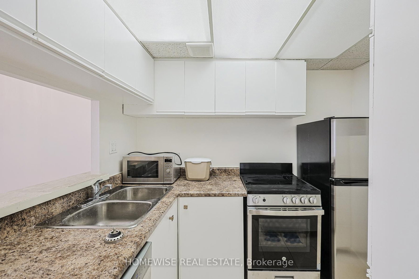 485 Kingston Road, Unit 705 - Photo 2