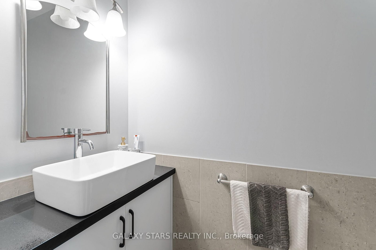 1815 Woodview Avenue - Photo 8