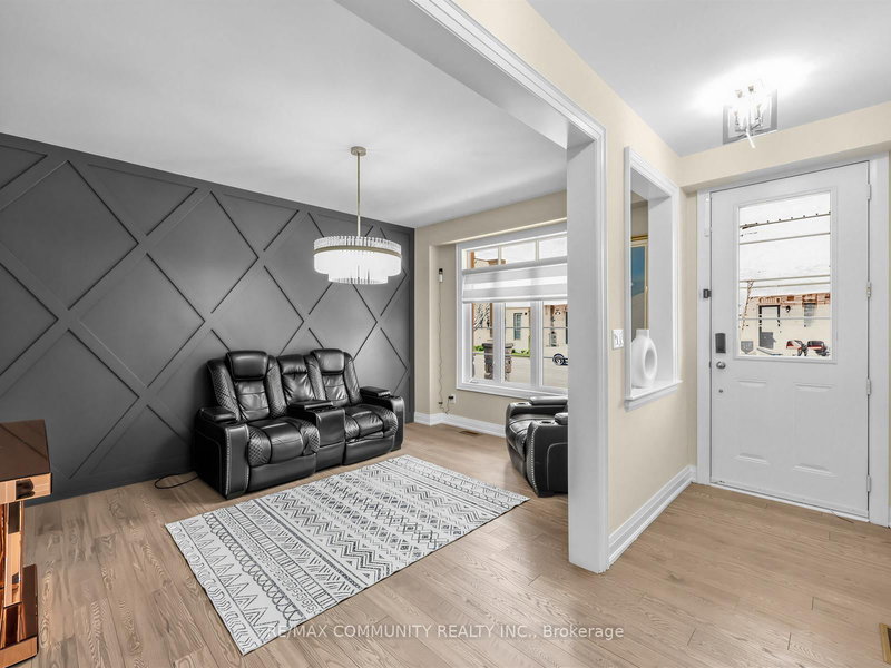 9 Clutterbuck Lane, Ajax, L1T 0N6 | Image 3