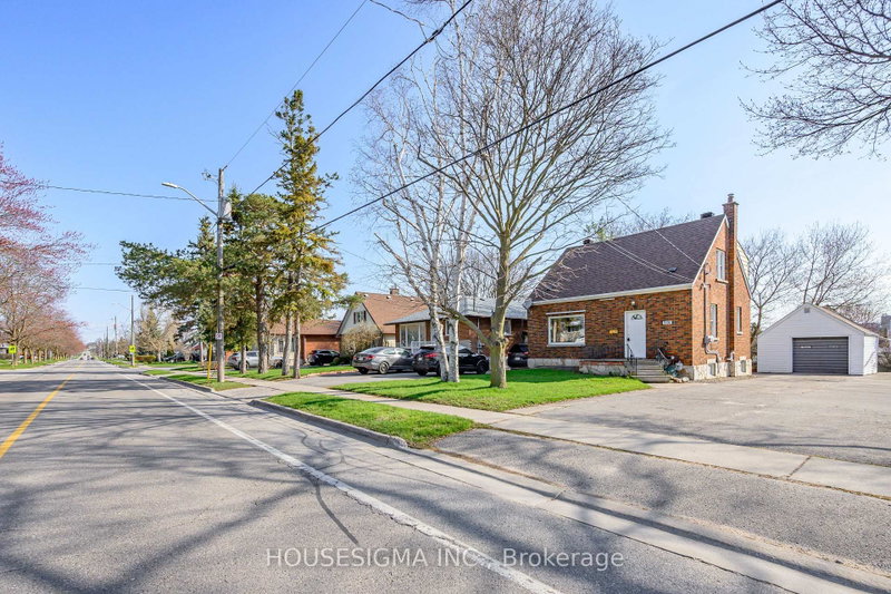 301 Gibbons Street