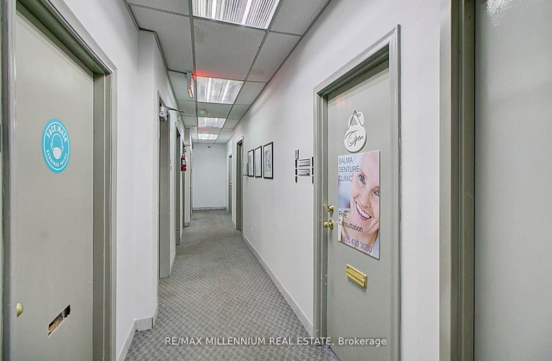 305 - 101 Dundas St St W, Whitby, L1N 2M2 | Image 2