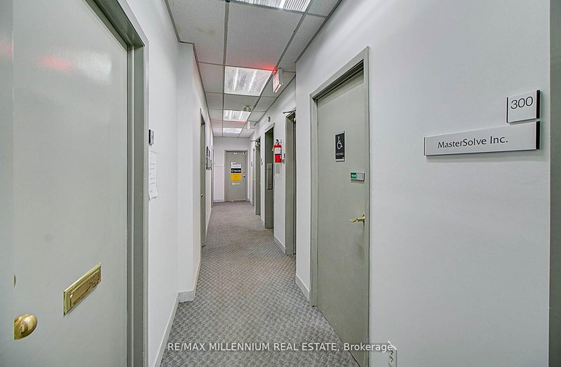 305 - 101 Dundas St St W, Whitby, L1N 2M2 | Image 3