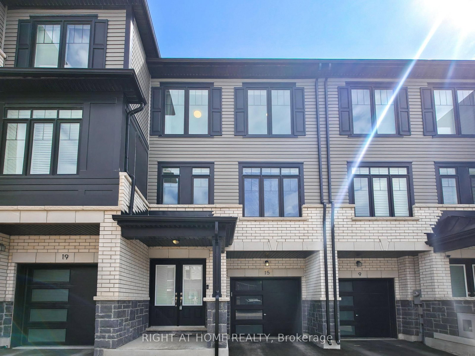 15 Ambereen Place - Photo 2