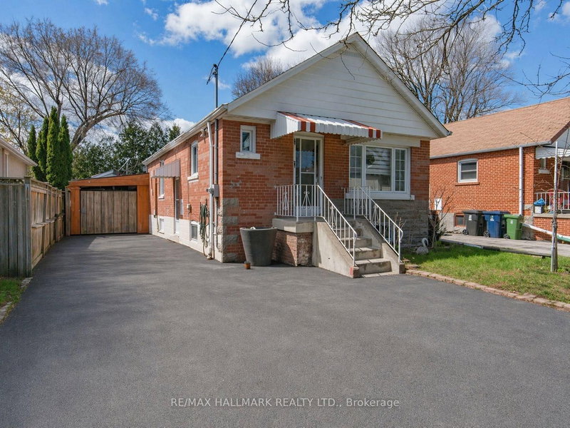 home for sale on 712 Pharmacy Avenue