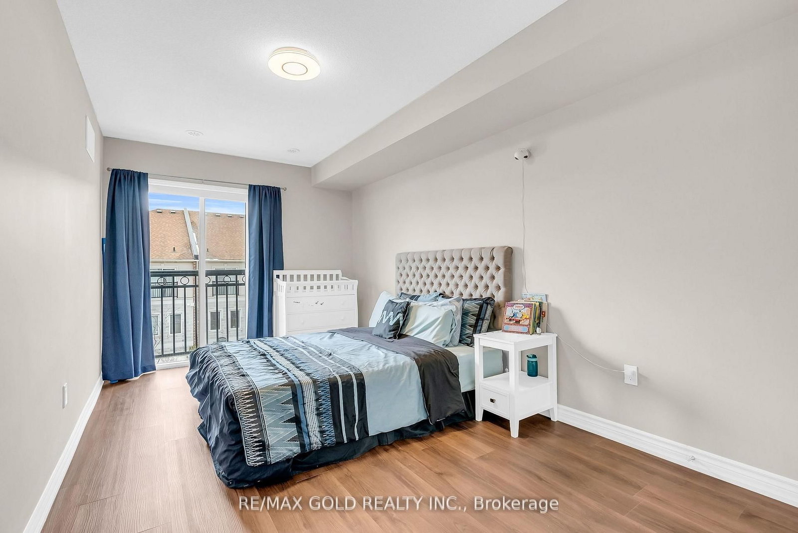 1030 Dunsley Way, Unit 06 - Photo 15