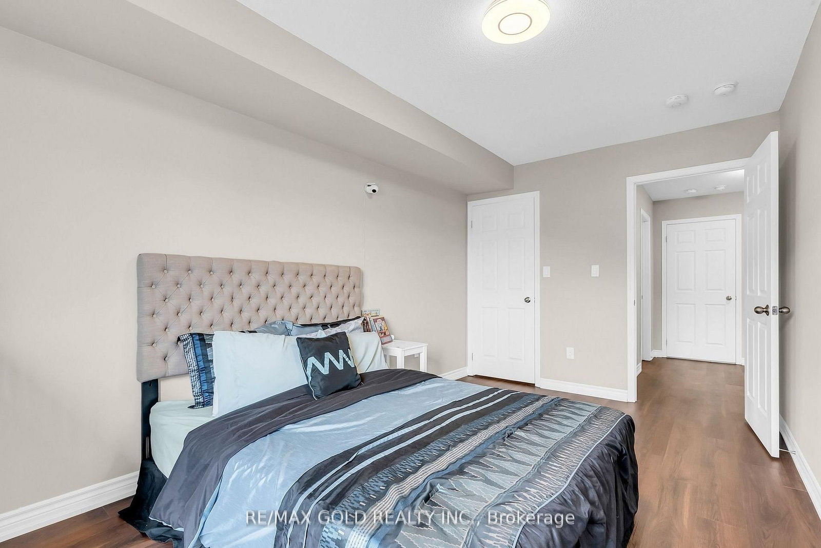 1030 Dunsley Way, Unit 06 - Photo 17