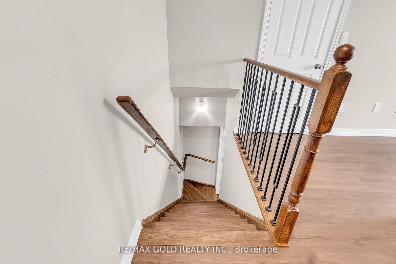 1030 Dunsley Way, Unit 06 - Photo 23