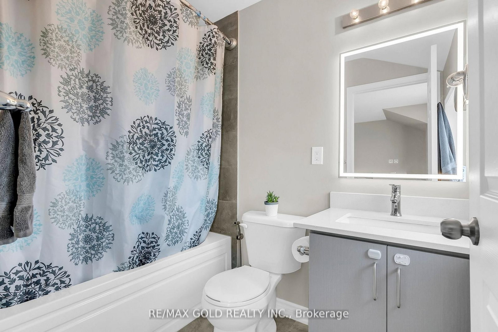 1030 Dunsley Way, Unit 06 - Photo 27