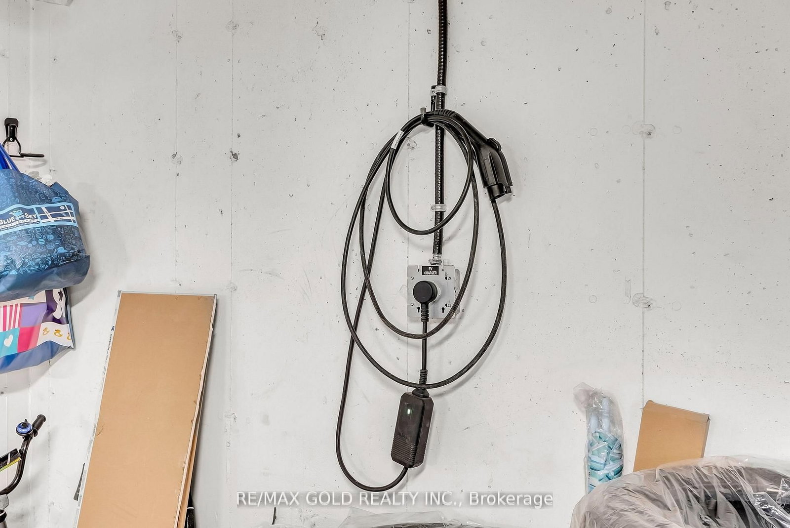 1030 Dunsley Way, Unit 06 - Photo 32