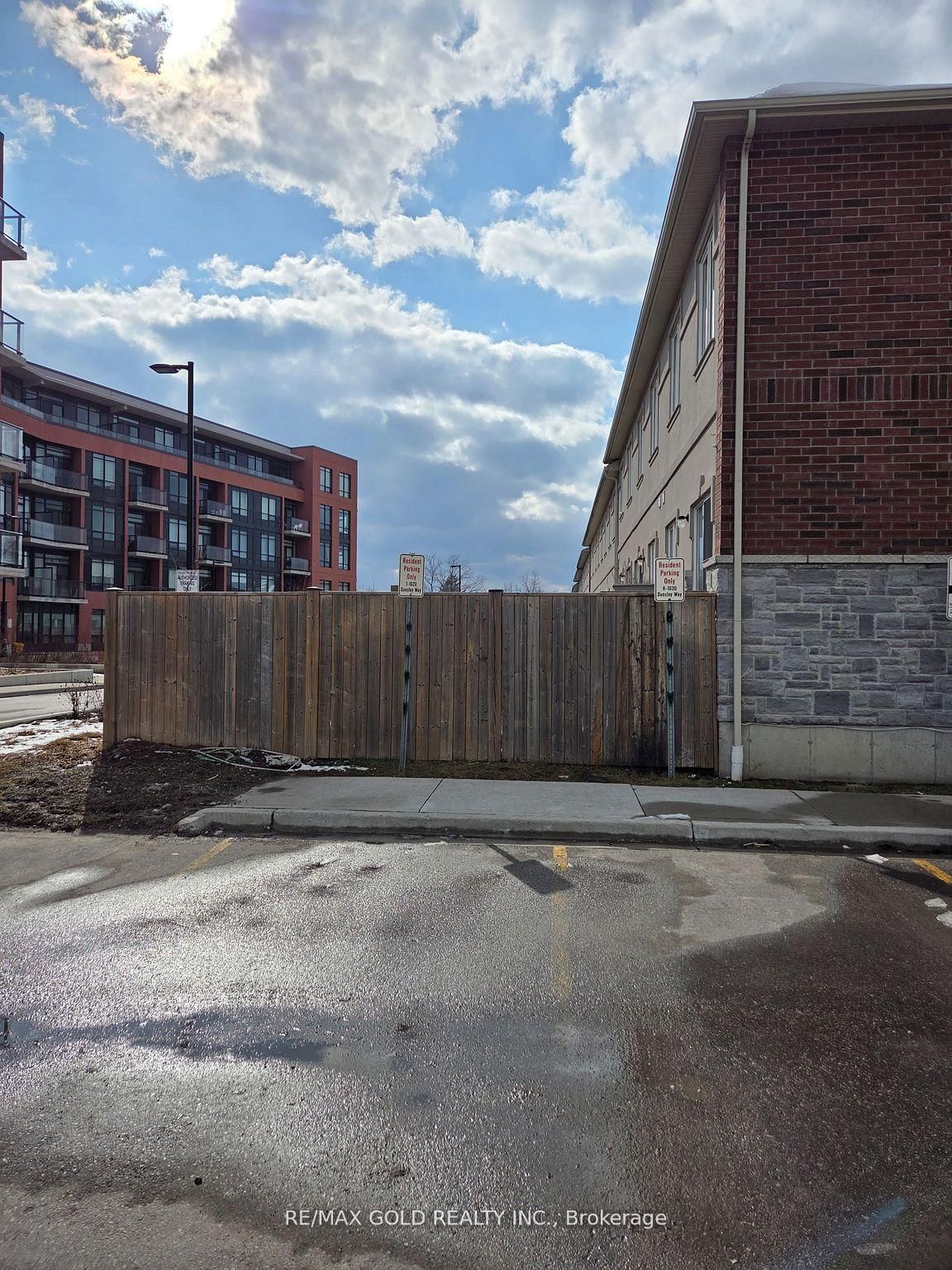 1030 Dunsley Way, Unit 06 - Photo 33