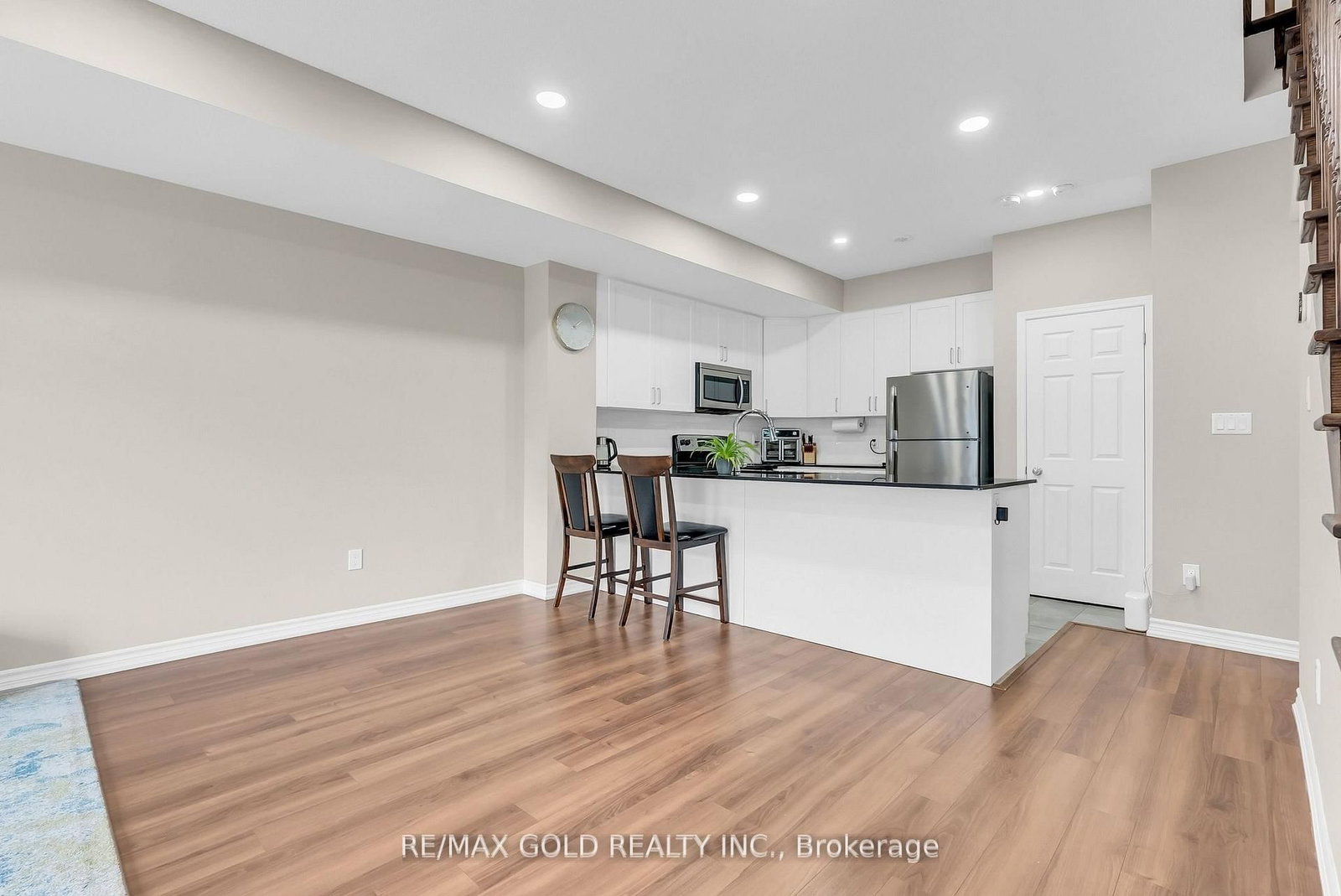 1030 Dunsley Way, Unit 06 - Photo 7