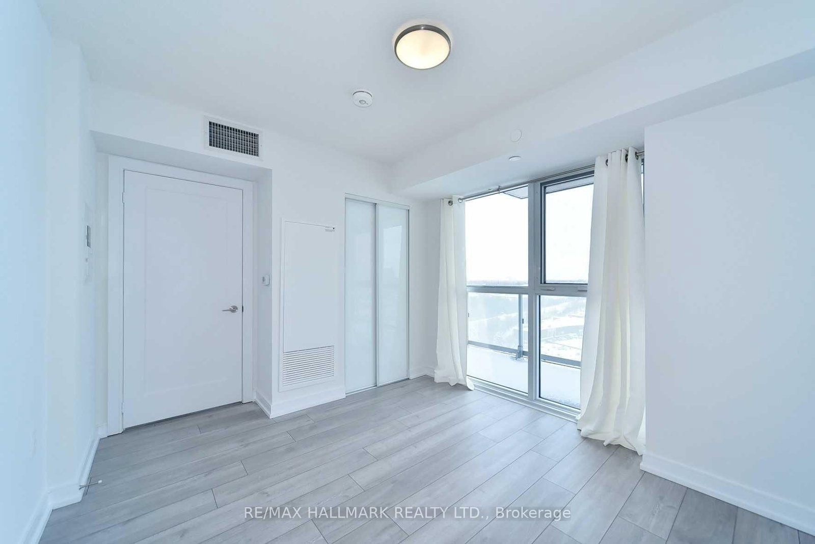 225 Village Green Square, Unit 1308 - Photo 6