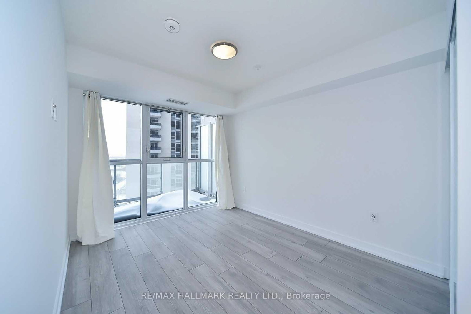 225 Village Green Square, Unit 1308 - Photo 8