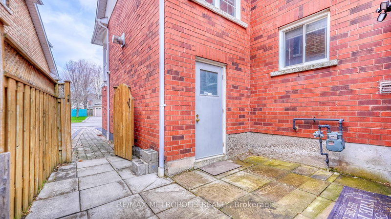 BSMT - 56 Hibbins Ave, Ajax, L1T 4C3 | Image 3