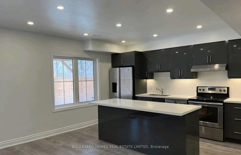 109 Auckland Dr, Whitby, L1P 0J4 | Image 2