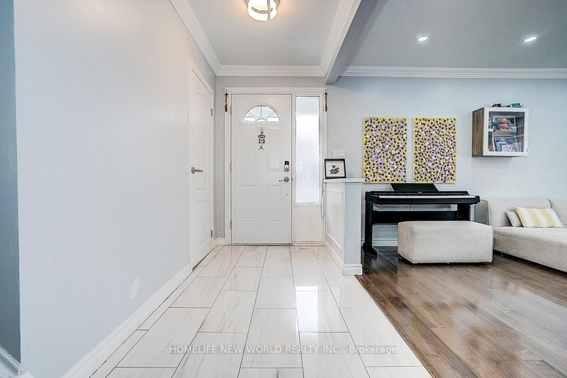 47 Manorglen Cres, Toronto, M1S 1W3 | Image 2