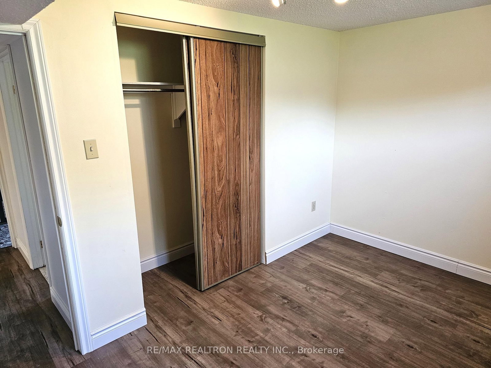 537 Lisbon Court - Photo 25