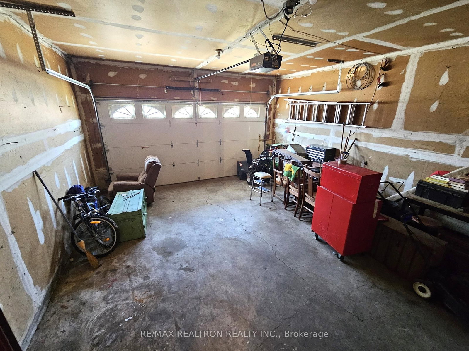 537 Lisbon Court - Photo 30