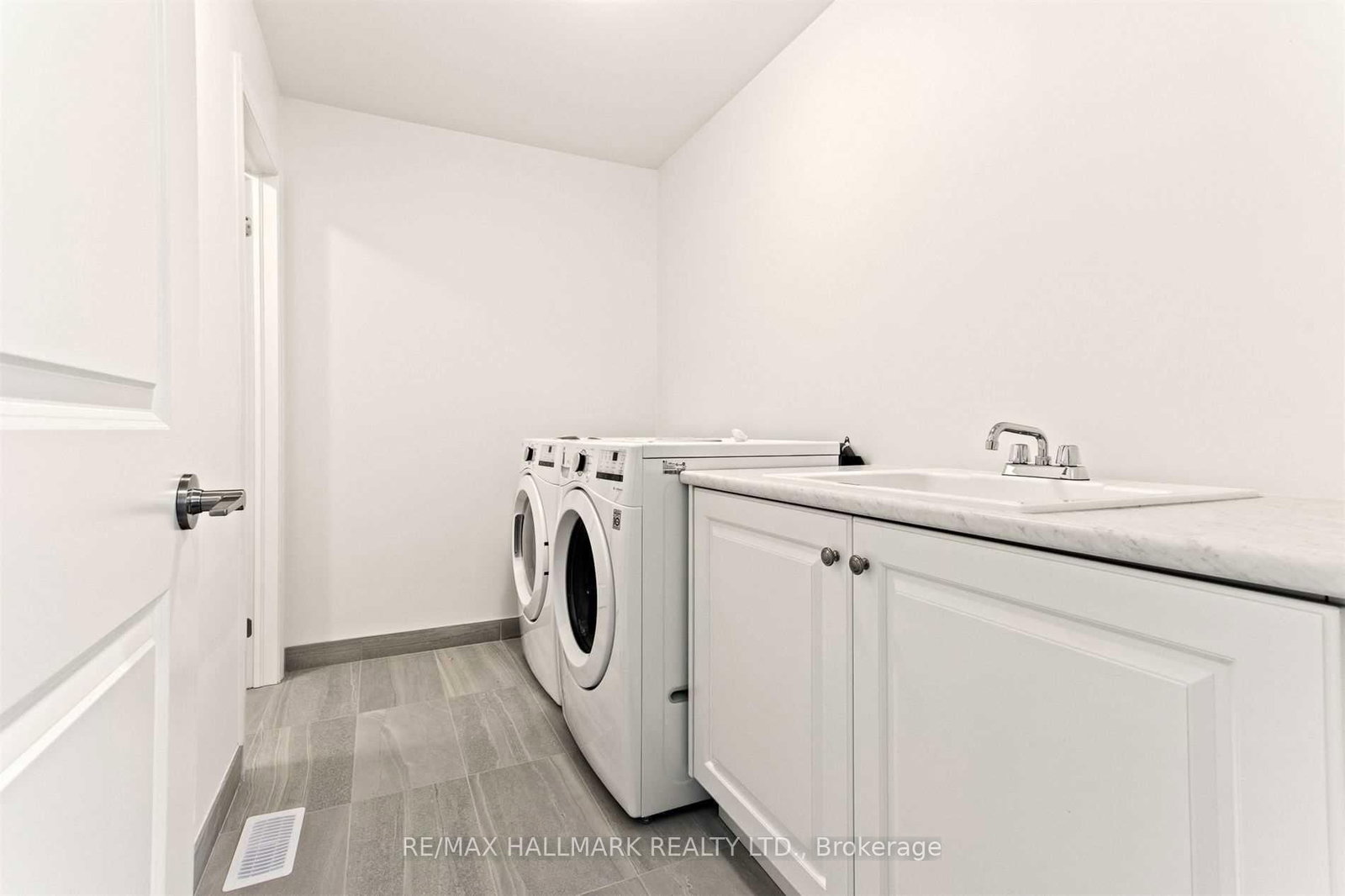 103 Laing Drive - Photo 12