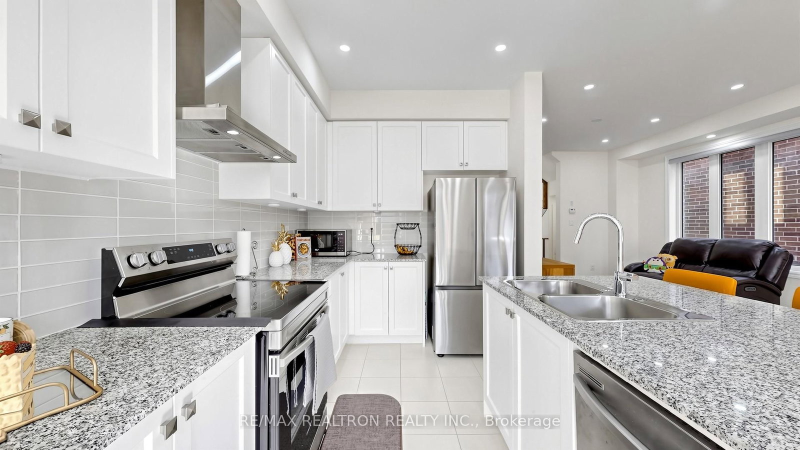 10 Hinkson Street - Photo 18