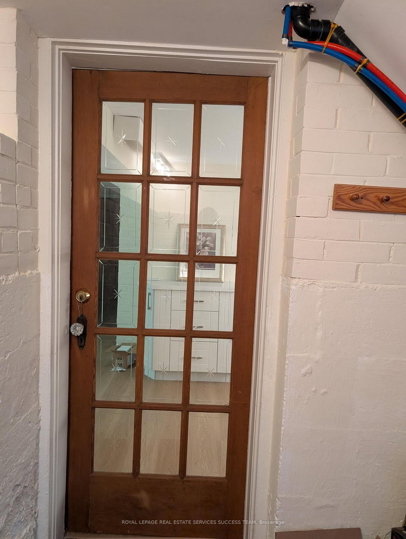 Bestment - 20 Chest Hill Rd Rd S, Toronto, M4K 1X3 | Image 2