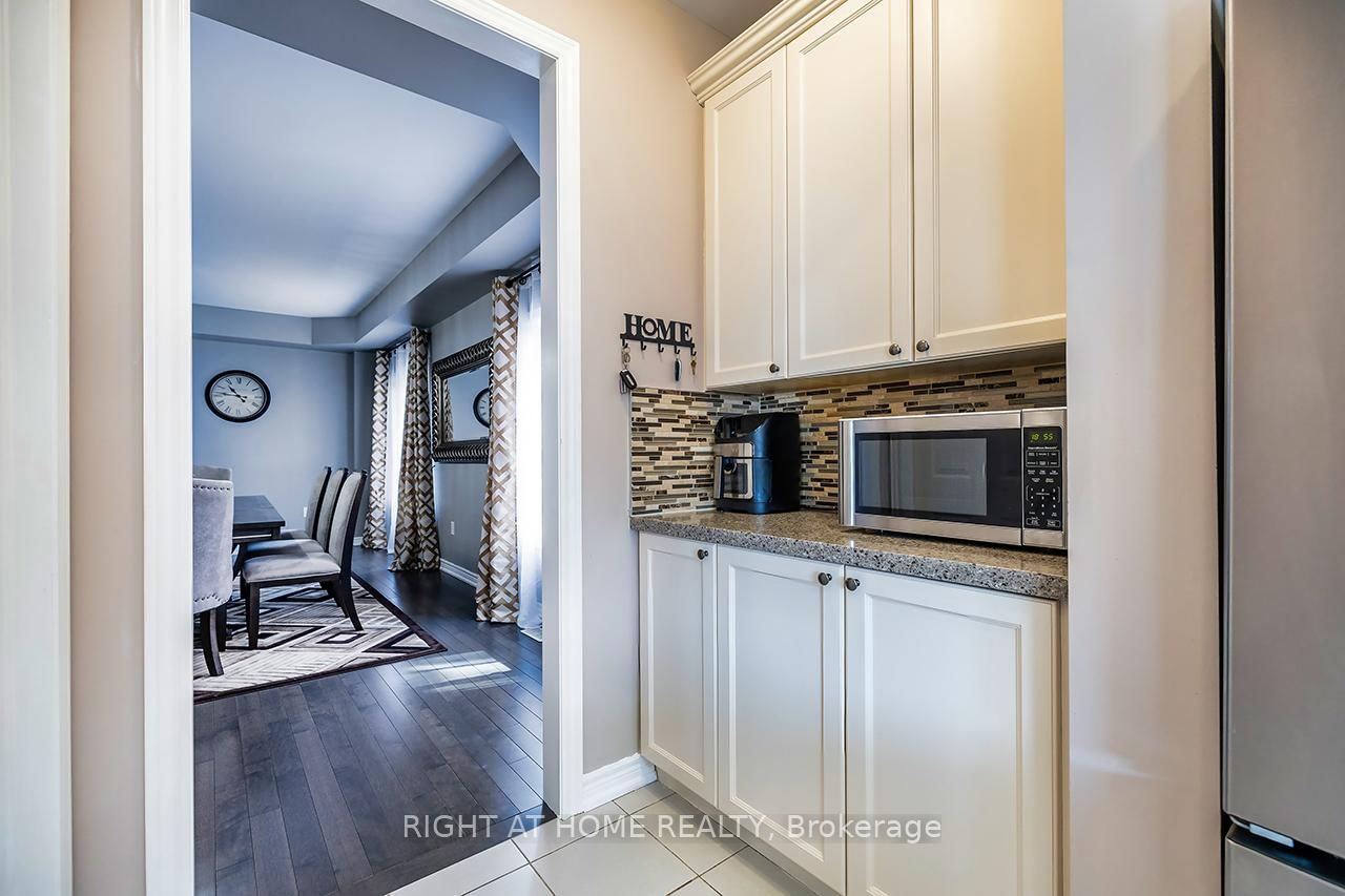 1663 Irvine Scott Street - Photo 9