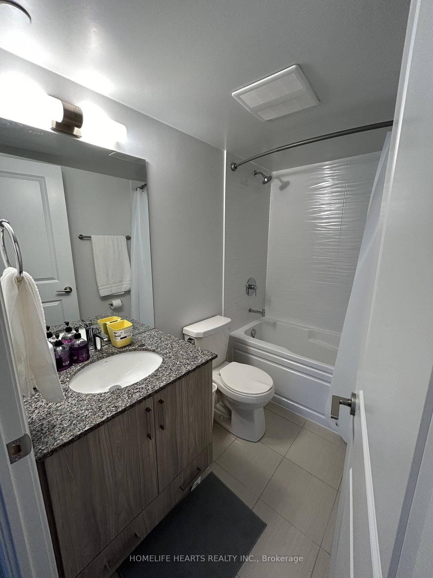 20 Meadowglen Place E, Unit 822 - Photo 11