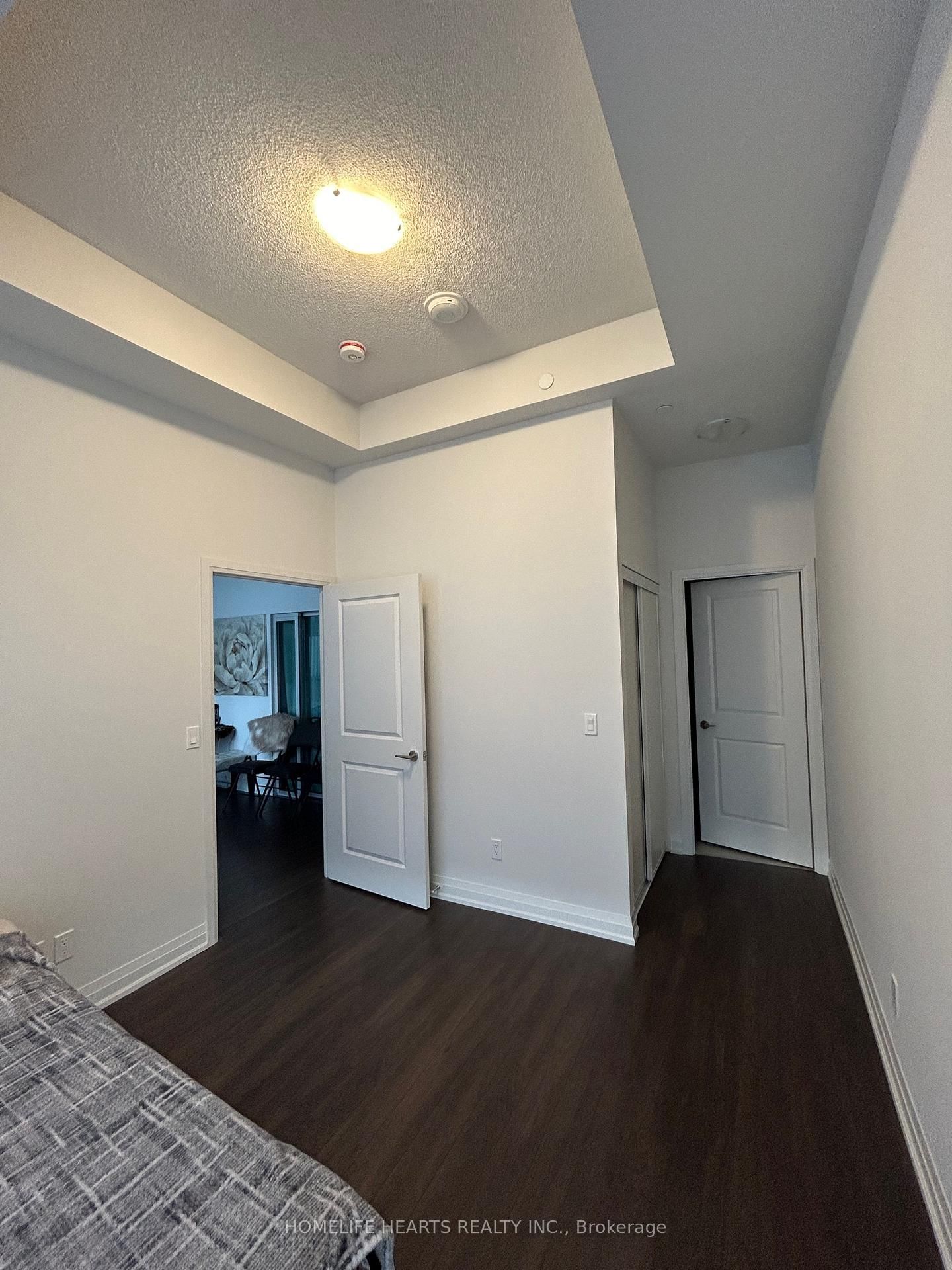 20 Meadowglen Place E, Unit 822 - Photo 13