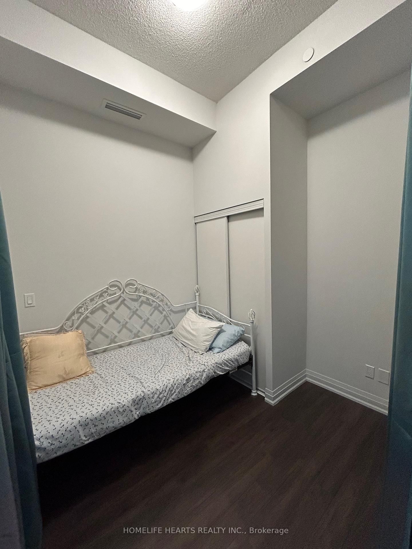 20 Meadowglen Place E, Unit 822 - Photo 21