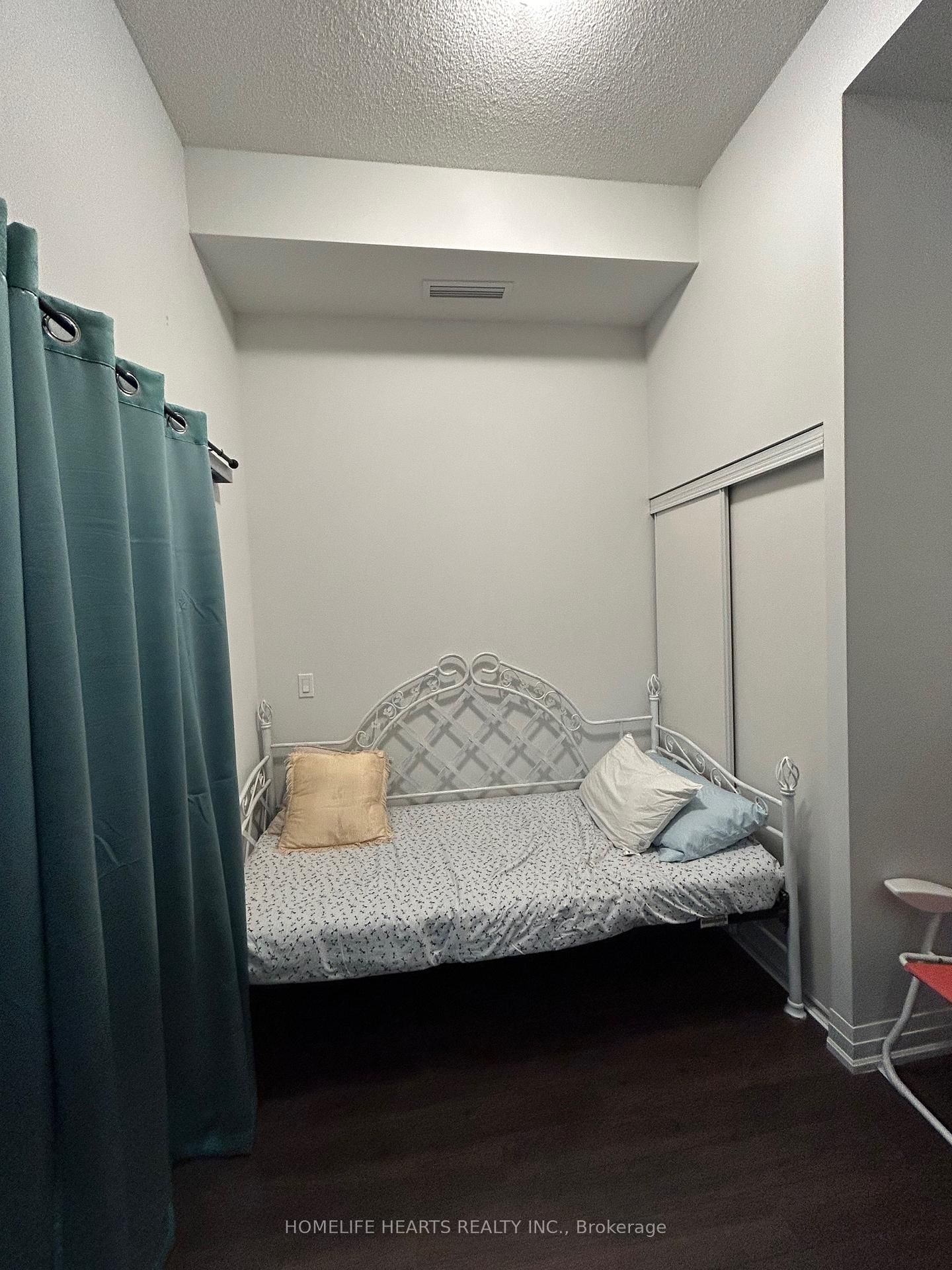 20 Meadowglen Place E, Unit 822 - Photo 22