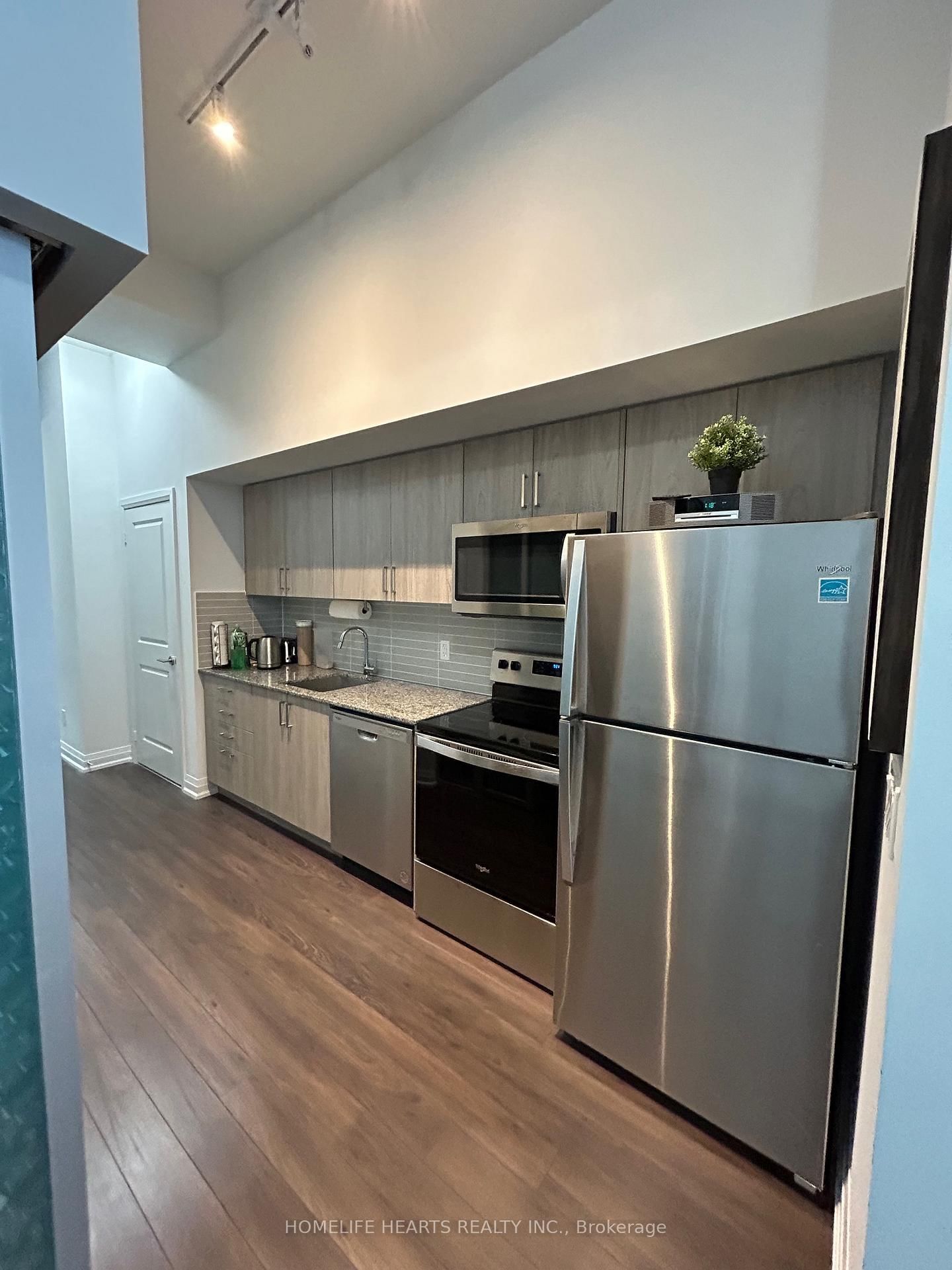 20 Meadowglen Place E, Unit 822 - Photo 24