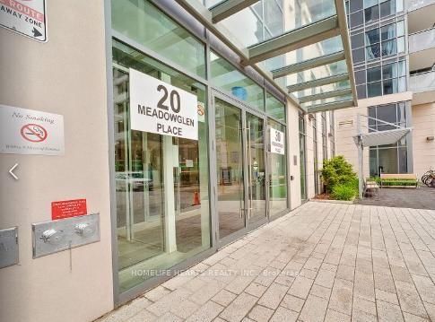 20 Meadowglen Place E, Unit 822 - Photo 36