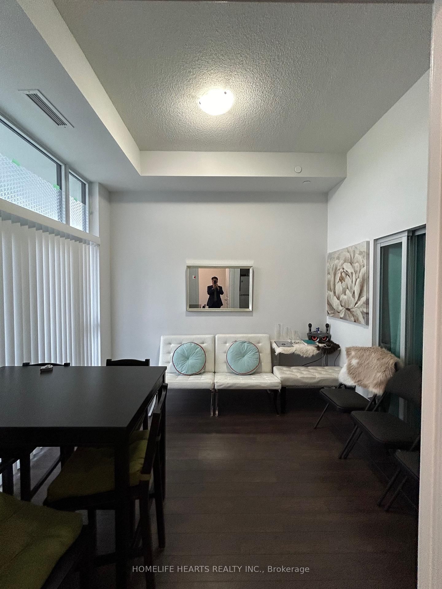 20 Meadowglen Place E, Unit 822 - Photo 6