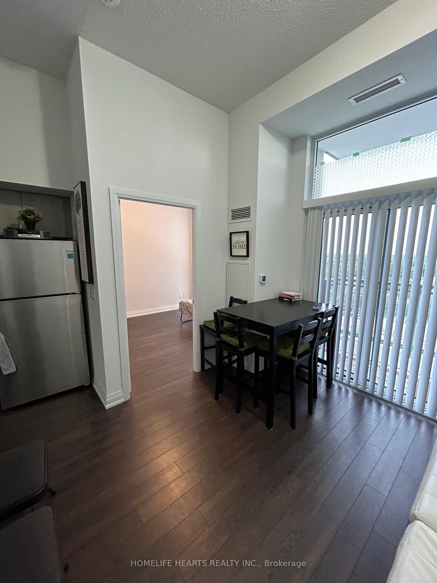 20 Meadowglen Place E, Unit 822 - Photo 7