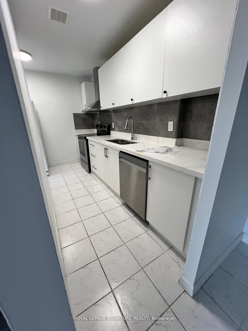 1097 - 100 Mornelle Crt, Toronto, M1E 4X2 | Image 3