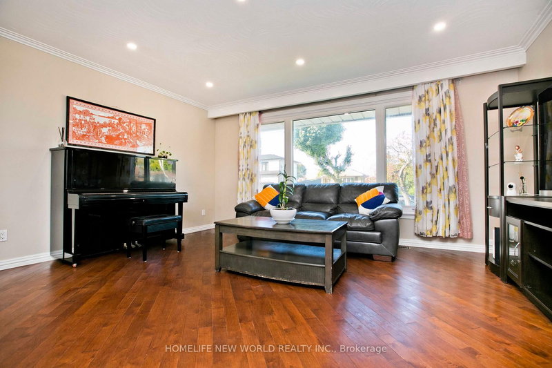 Main - 27 Doerr Rd, Toronto, M1P 4M7 | Image 2