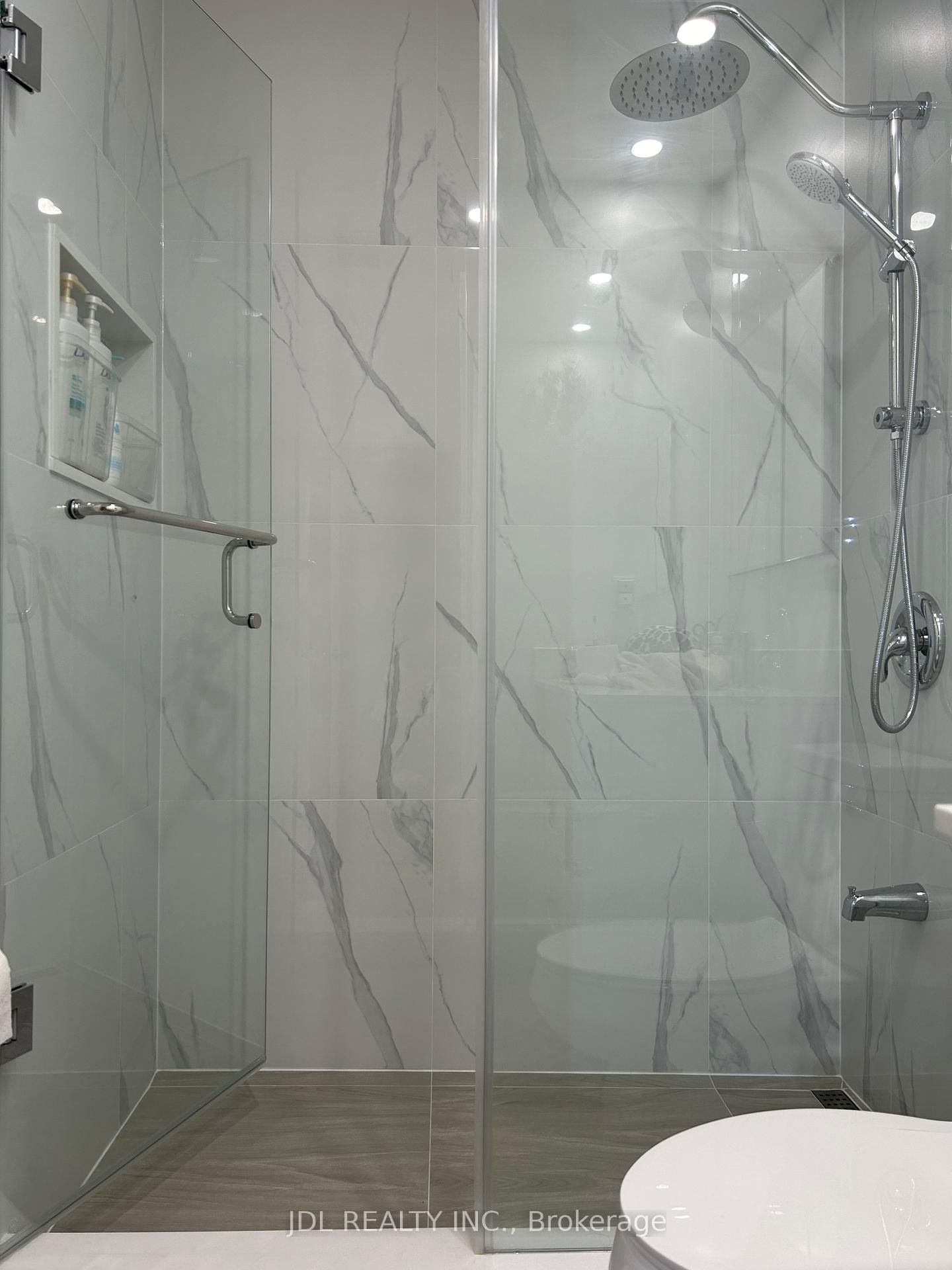 2451 Bridletowne Cir Circle, Unit 17 - Photo 7